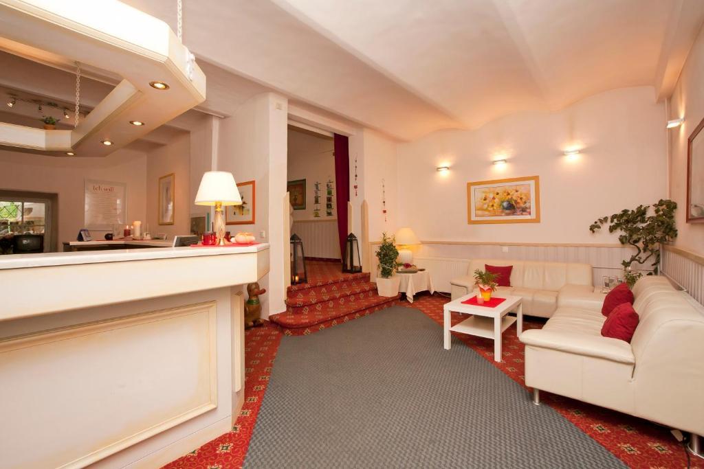 Hotel Gretl Krumpendorf Extérieur photo