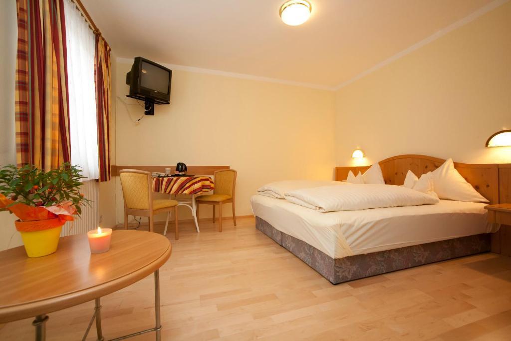 Hotel Gretl Krumpendorf Extérieur photo