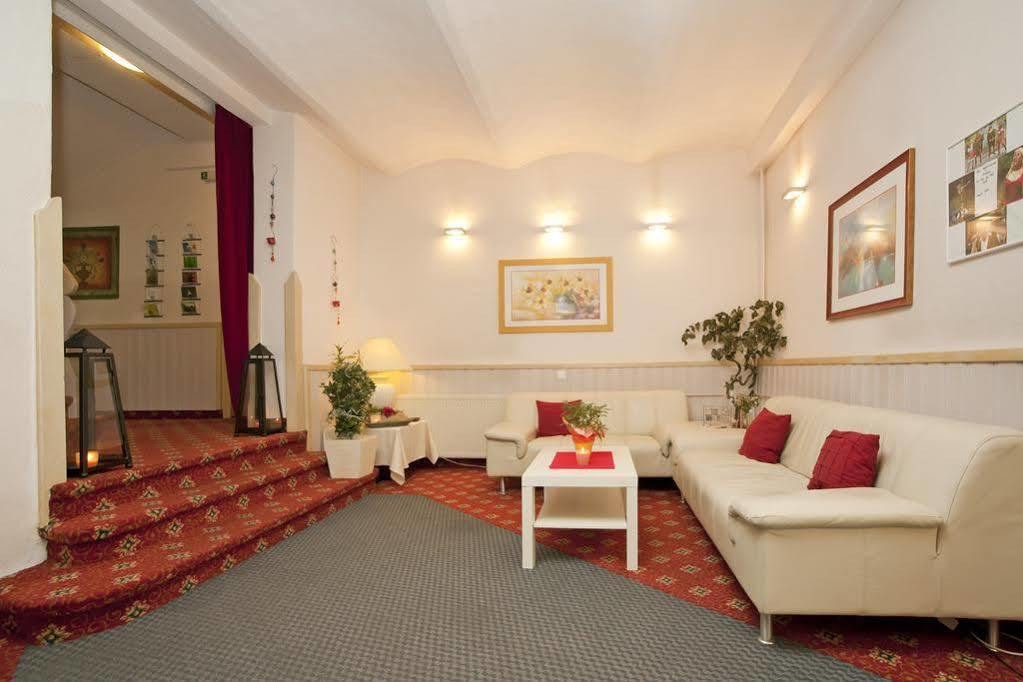 Hotel Gretl Krumpendorf Extérieur photo